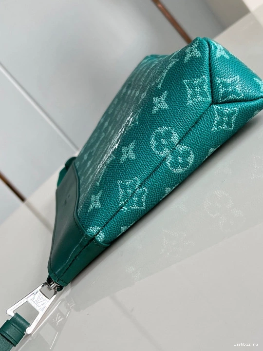 WIS LOUIS SOUPLE-30*21*7.5CM POCHETTE VUITTON VOYAGE 1129